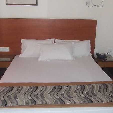 Hotel Brisa Marina Caranzalem Esterno foto