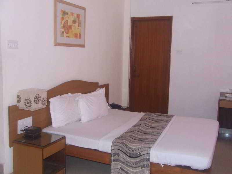 Hotel Brisa Marina Caranzalem Esterno foto