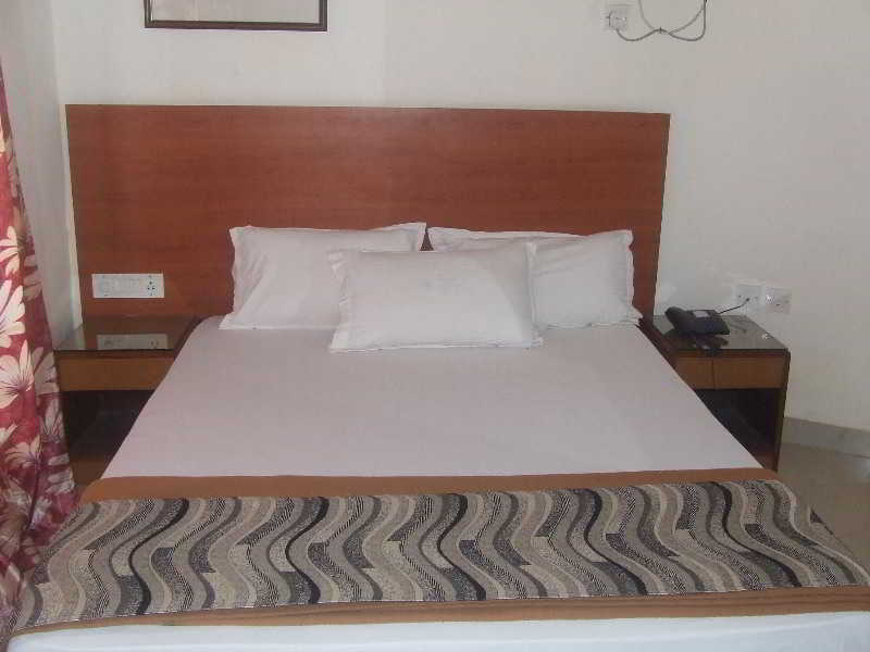 Hotel Brisa Marina Caranzalem Esterno foto
