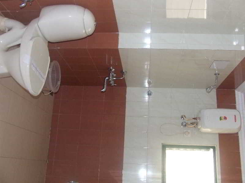Hotel Brisa Marina Caranzalem Esterno foto
