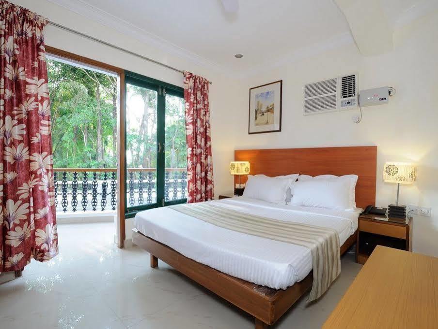 Hotel Brisa Marina Caranzalem Esterno foto