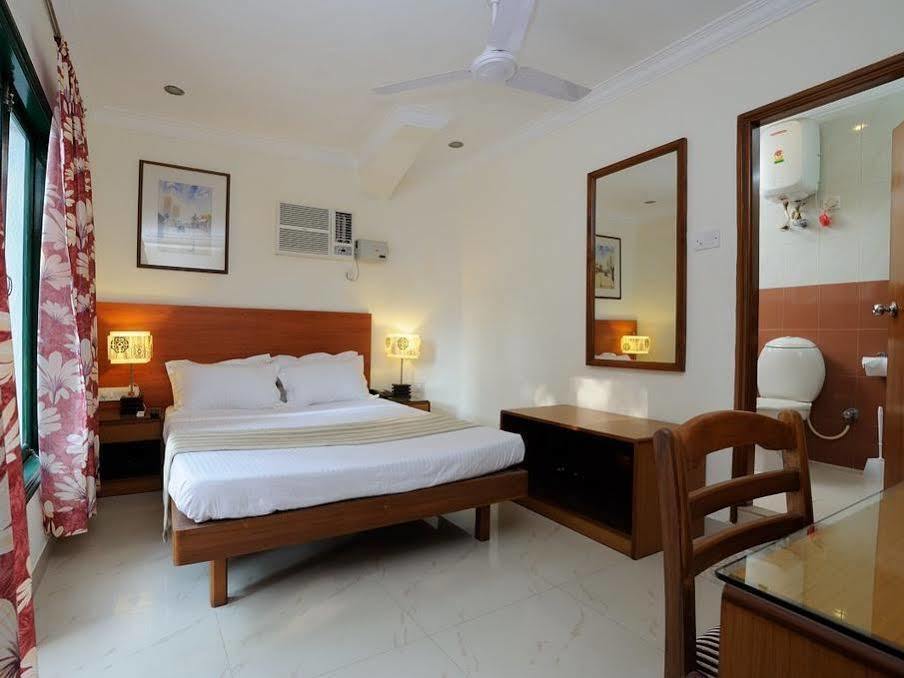 Hotel Brisa Marina Caranzalem Esterno foto