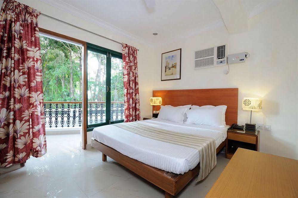 Hotel Brisa Marina Caranzalem Esterno foto