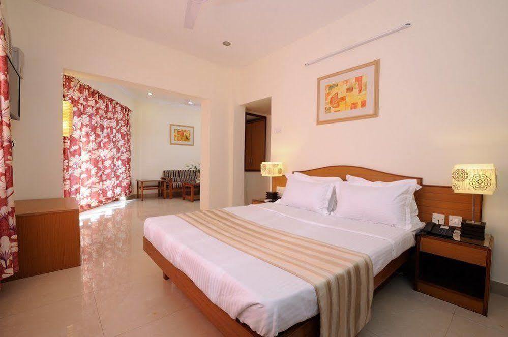 Hotel Brisa Marina Caranzalem Esterno foto